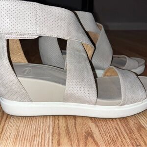 Comfortable Dr. Scholl’s sandals